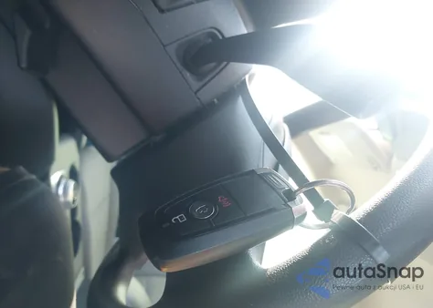 2020 Ford Escape Se z USA, uszkodzony, nr VIN 1FMCU9G61LUA22338